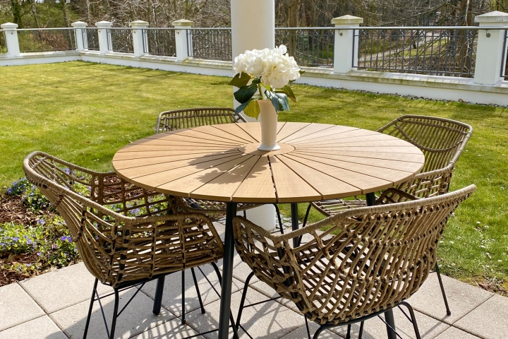 Die Terrasse im Frühling