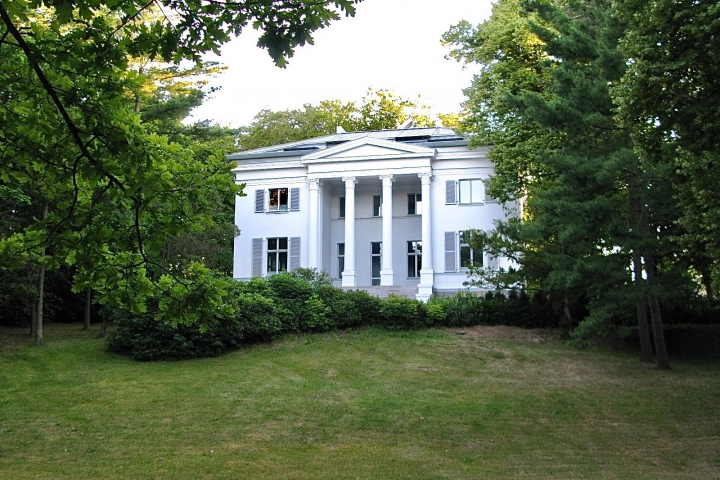 Die Nachbarschaft: Villa Oppenheim