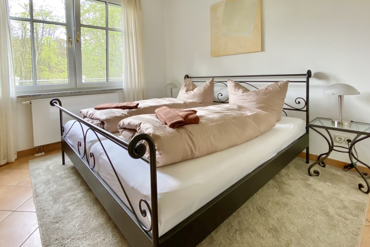 Schlafzimmer 2