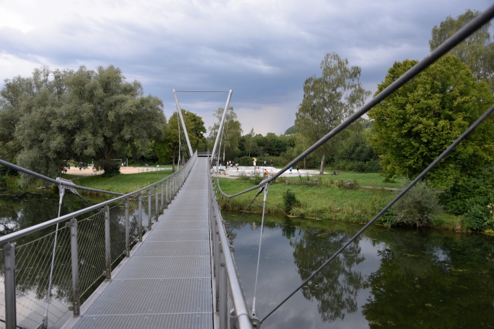 Spaziergang der Donau entlang zum Schaukelweg, Hängebrücke, Hohenzollernschoss ... Naturpark Obere Donau