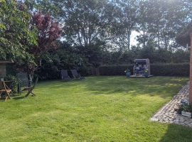 Garten mit Strandkorb