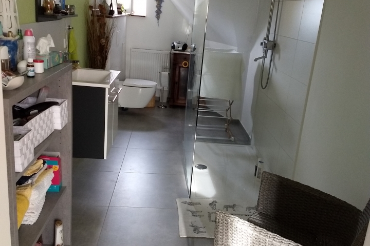 Bad mit Dusche