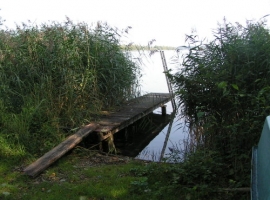 Badegrundstück mit Steg 
Perfekt zum Angeln