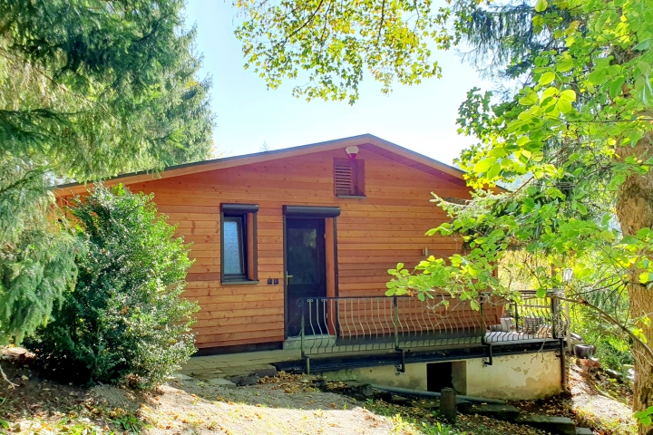 Farnberghütte 2
mitten im Grünen  hoch über den Dächern von Unterweißbach