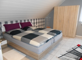 Schlafzimmer.