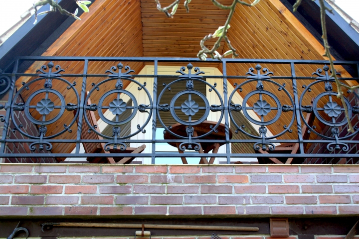 Balkon mit Blick in den Garten