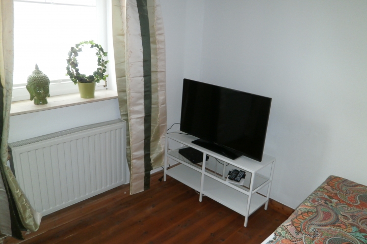 TV mit Firestick sowie CD Player