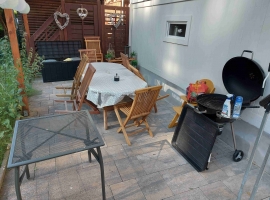 Terrasse und Grill im Aussenbereich