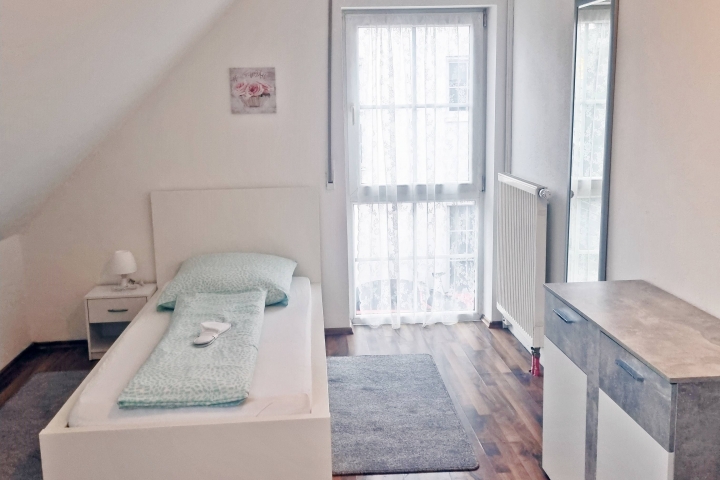 Schlafzimmer mit 2 Einzelbetten
