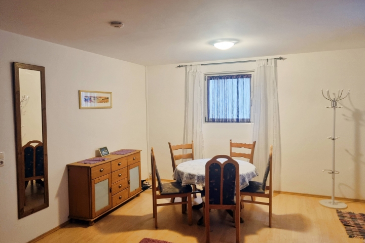 Schlafzimmer mit Souterrain