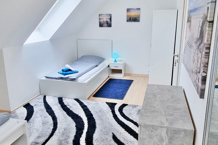 Schlafzimmer mit 2 Einzelbetten