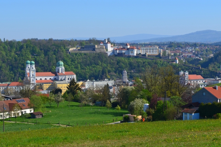 Passau mit Dom und Oberhaus
in 15 Minuten zu erreichen