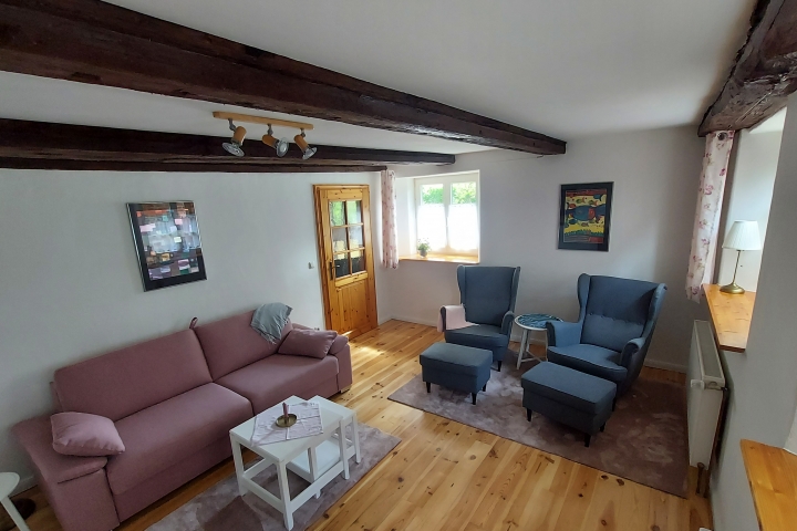 Wohnzimmer mit großer Schlafcouch