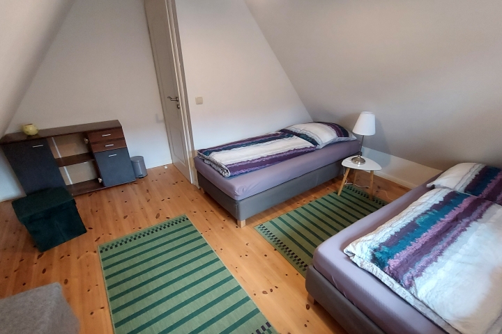 Schlafzimmer oben, nach Wunsch als Doppelbett zu stellen