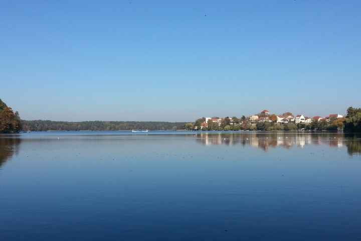 Straussee mit Strausberg-Panorama
