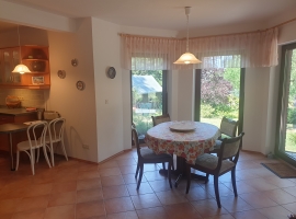Wohnzimmer - Essbereich          Gartenblick