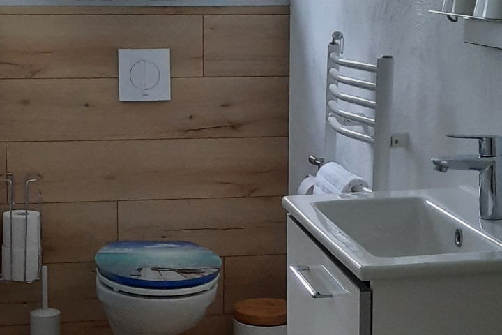 Badezimmer ohne Dusche UG