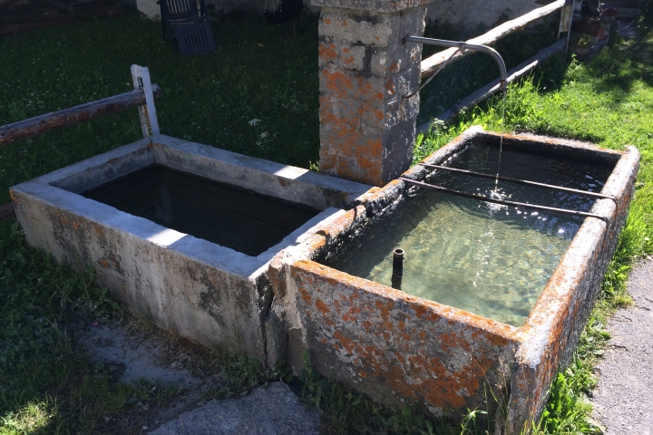 Brunnen im Maiensäss Pisciadel