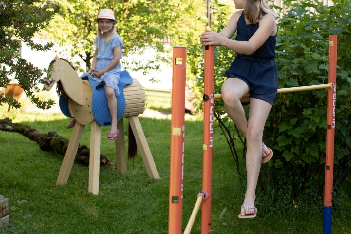 Garten mit Spielgeräten