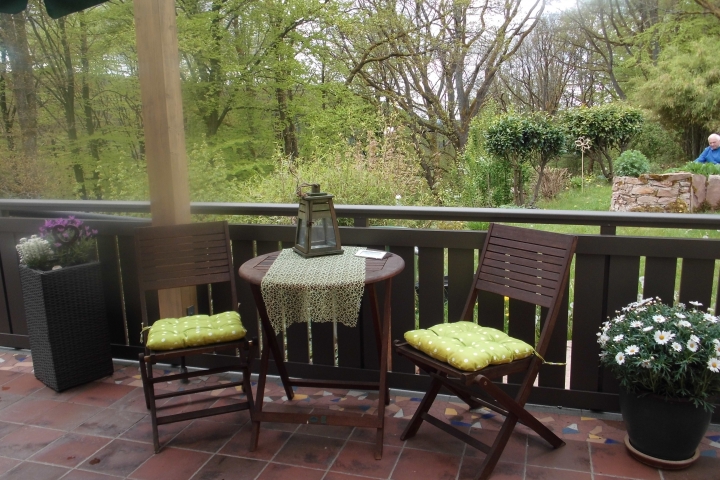 Terrasse mit Blick zum Wald