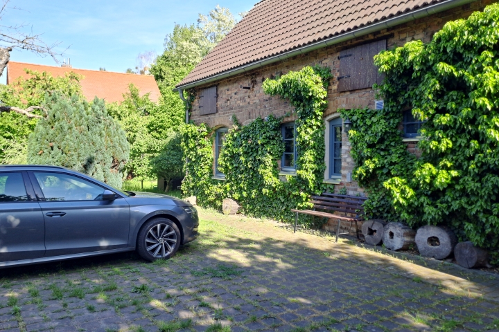 Parkplatz vor Ferienwohnung im Hof