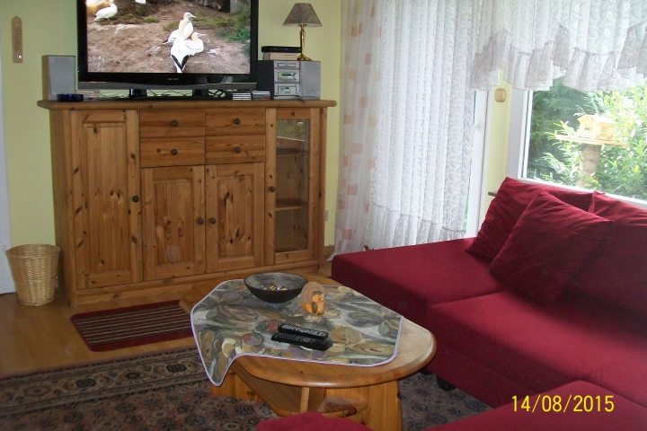 . . . . mit Heimkino und Ausgang zur Terrasse