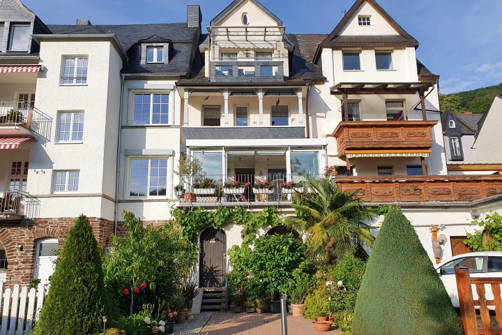 Ferienwohnung mit Balkon und Moselblick
