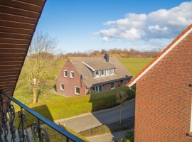 Ausschicht vom Balkon - Links Deich, Rechts Meer :)
