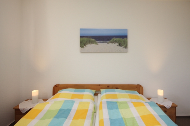 Schlafzimmer 1 mit Doppelbett (Haus unten)