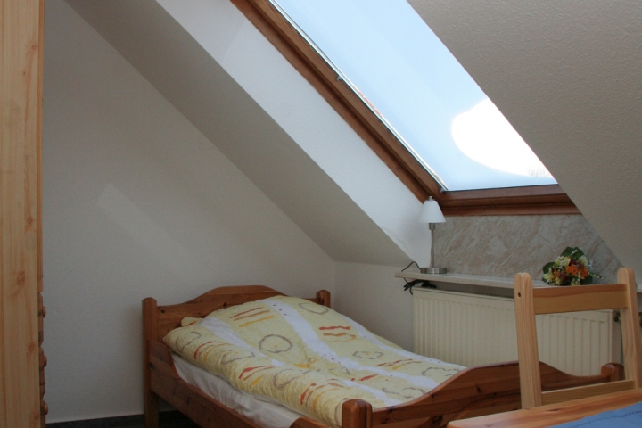 Schlafzimmer 3 mit Einzelbett (Obergeschoss)