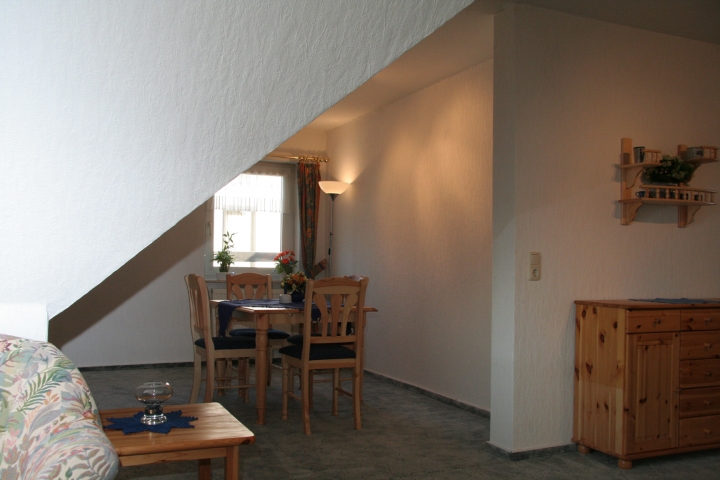 Essbereich angrenzend an Wohnzimmer (Obergeschoss)