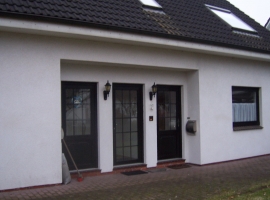Eingang Haus 6a 
Erdgeschoss rechts, Obergeschoss links