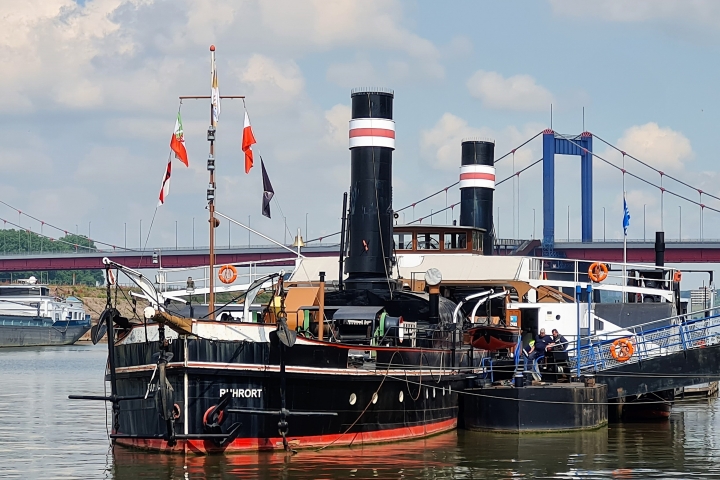 Mühlenweide Ruhrort Museumsschiffe