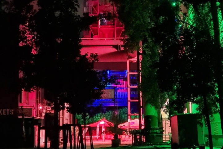 Landschaftspark Duisburg Nord mit nächtlicher Lichtkunst