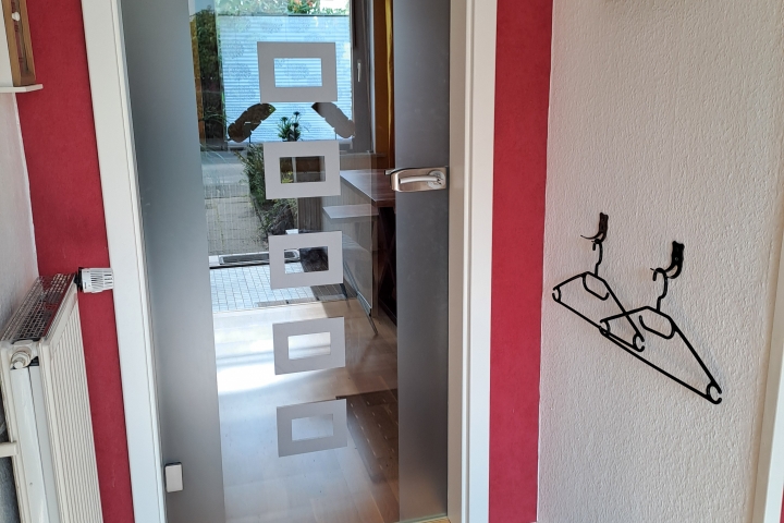 Eingangsbereich mit Blick zum Wohn- Essbereich