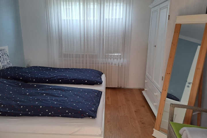 Schlafzimmer mit Doppelbett