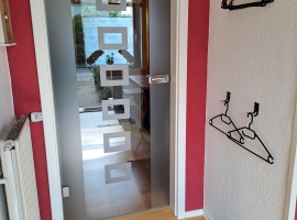 Eingangsbereich mit Blick zum Wohn- Essbereich