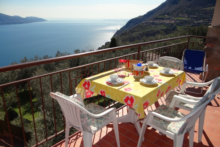 Balkon mit traumhafter Sicht Apt. 4