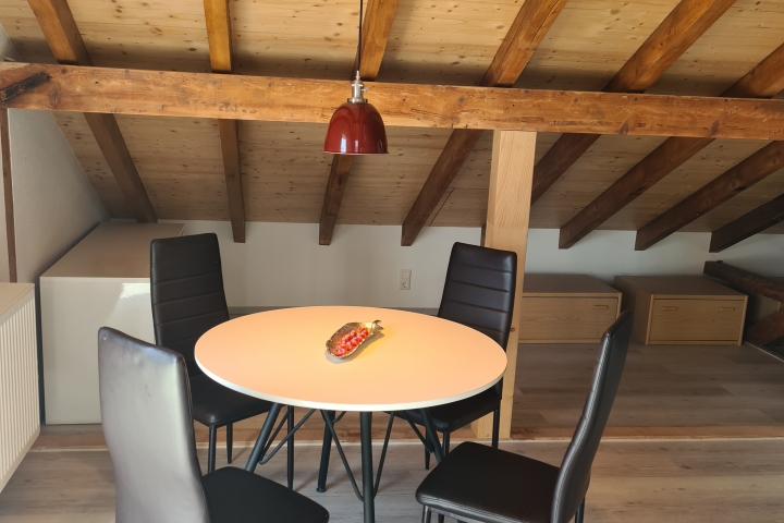Esstisch im Wohnzimmer