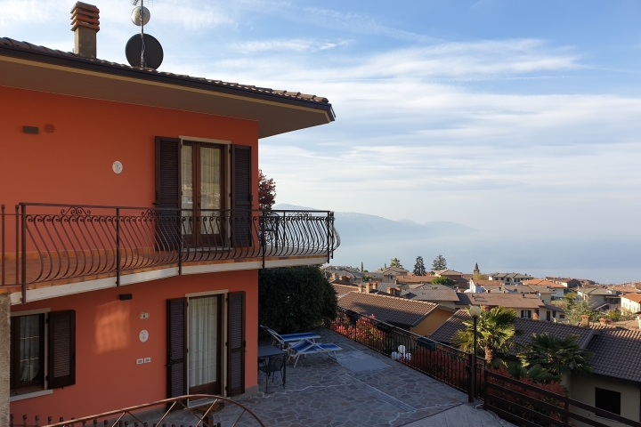 traumhafter Seeblick von Balkon und Terrasse