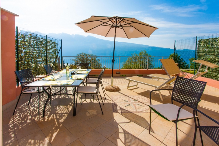 Casa Montecastello | Terrasse um die Seele baumeln zu lassen mit herrlichem Seeblick