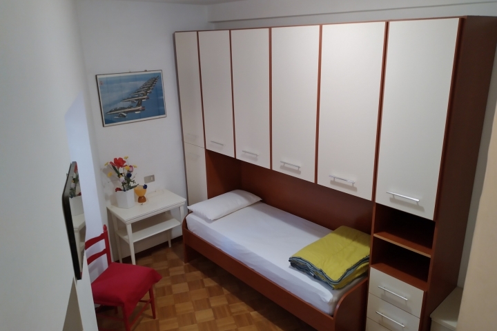Schlafzimmer 2