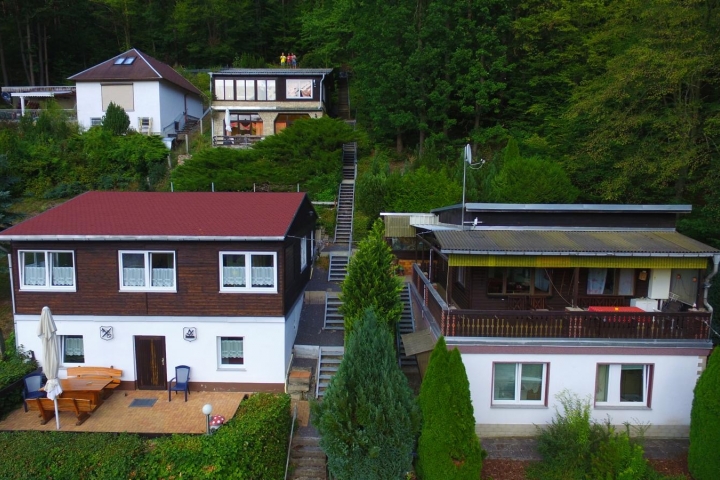 Oben rechts ist die Villa Isabella