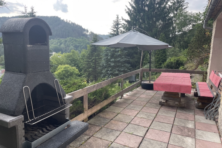 Kamingrill auf Terrasse 