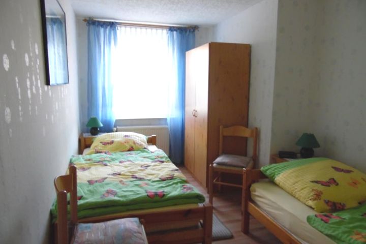 Schlafzimmer 2