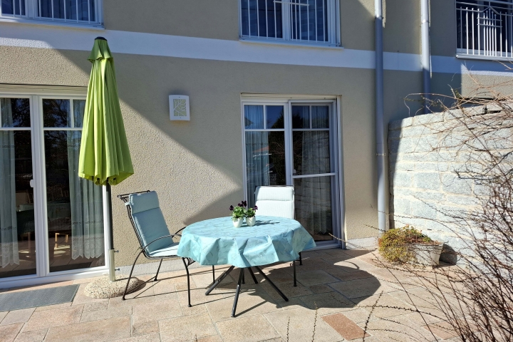 Sonniges Plätzchen auf der Terrasse