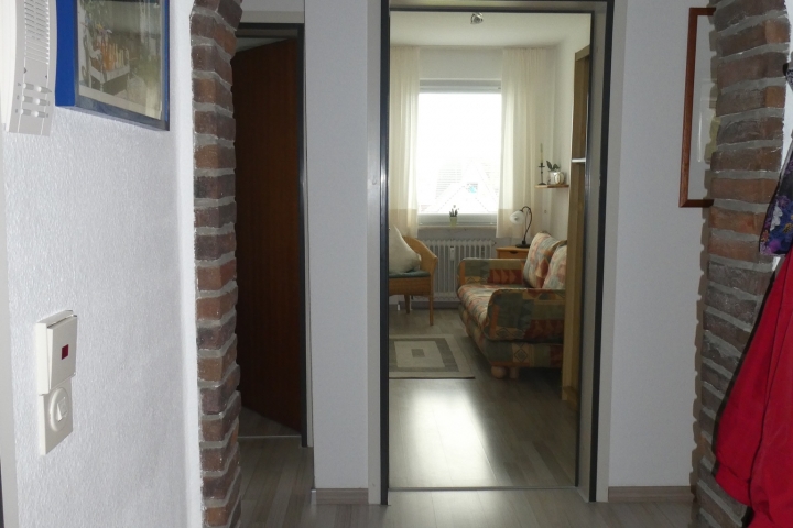 Blick von der Haustür in die Wohnung 