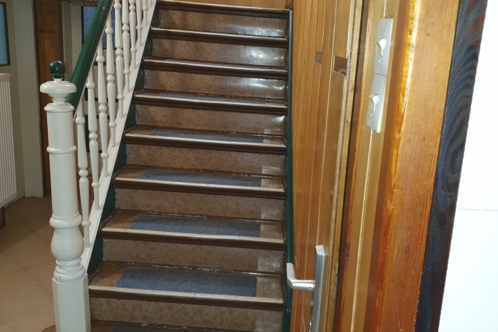 Treppenhaus zu den Wohnungen 1 bis 3