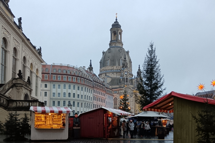 Dresdner Frauenkirche, Weihnachtsmarkt am Neumarkt