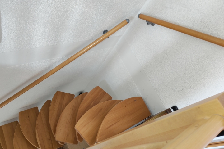 Raumspartreppe vom Wohnbereich in das Schlafzimmer
